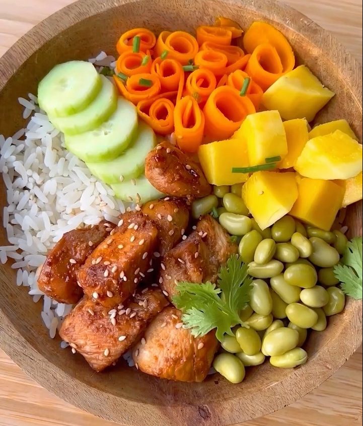 Poke Bowl Poulet Sauce Soja Caramélisé