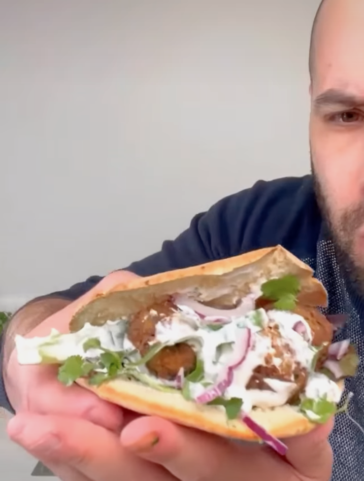 Pain pita aux boulettes de viande hachée