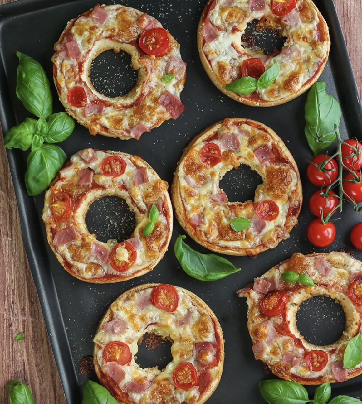 Bagel pizza