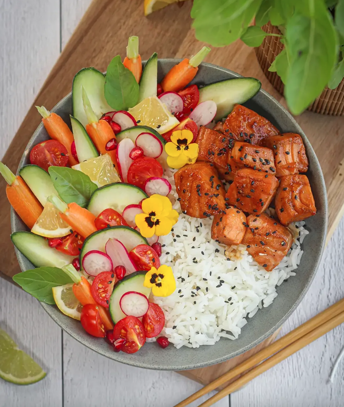Sushi bowl teriyaki au saumon