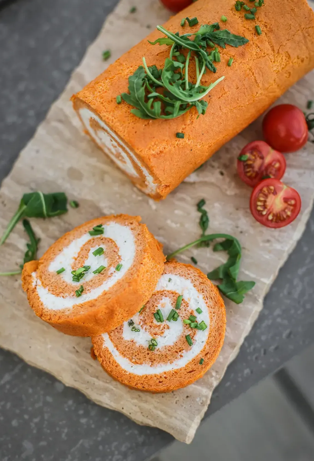 Roulé à la tomate et fromage de chèvre
