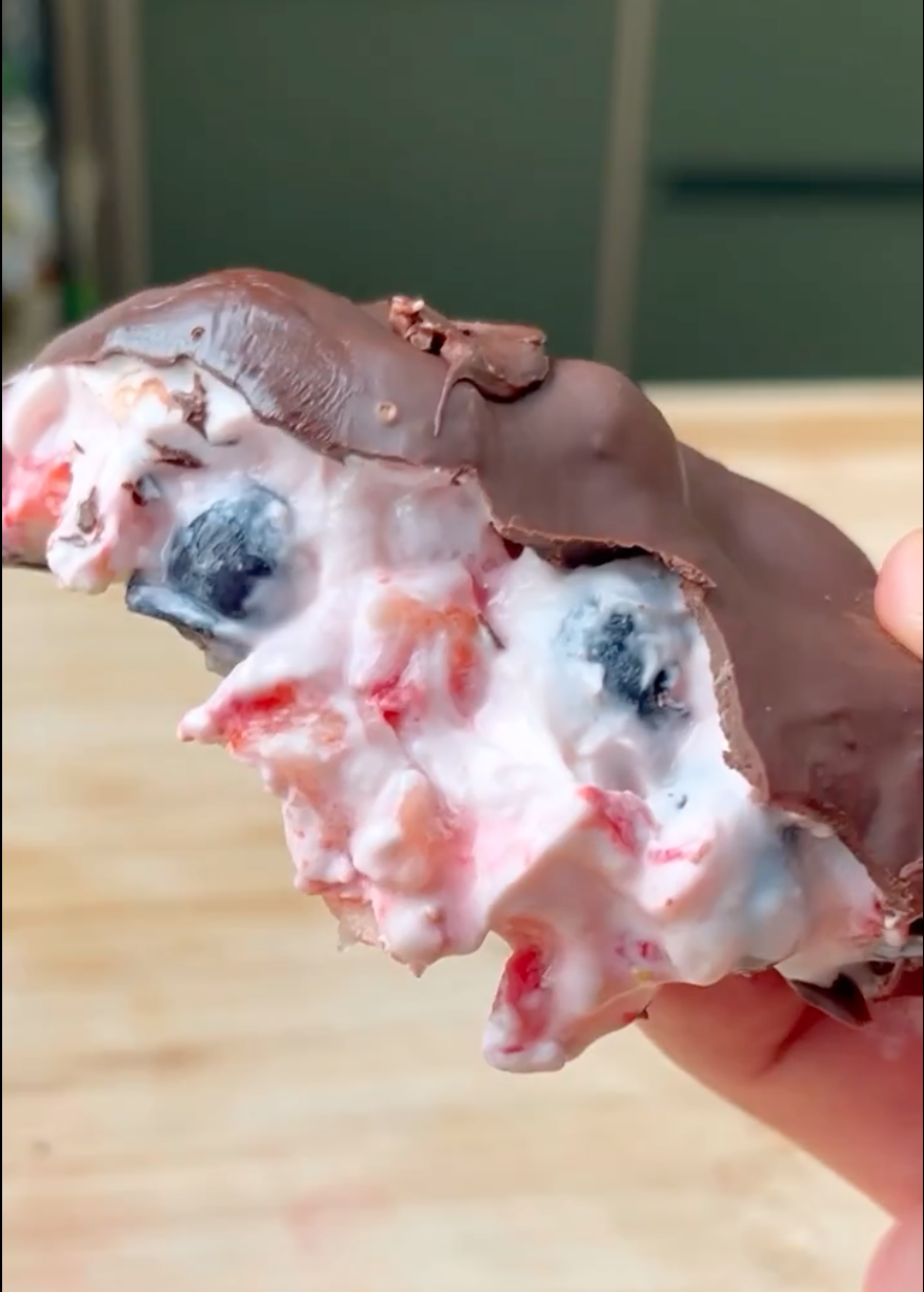 Douceur croquante chocolatée aux yaourt et fruits rouges